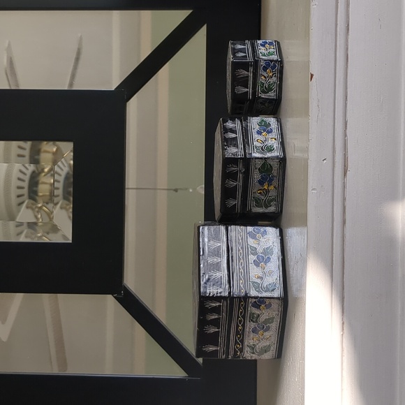 Hand-painted hexagonal nesting boxes - Picture 4 of 6